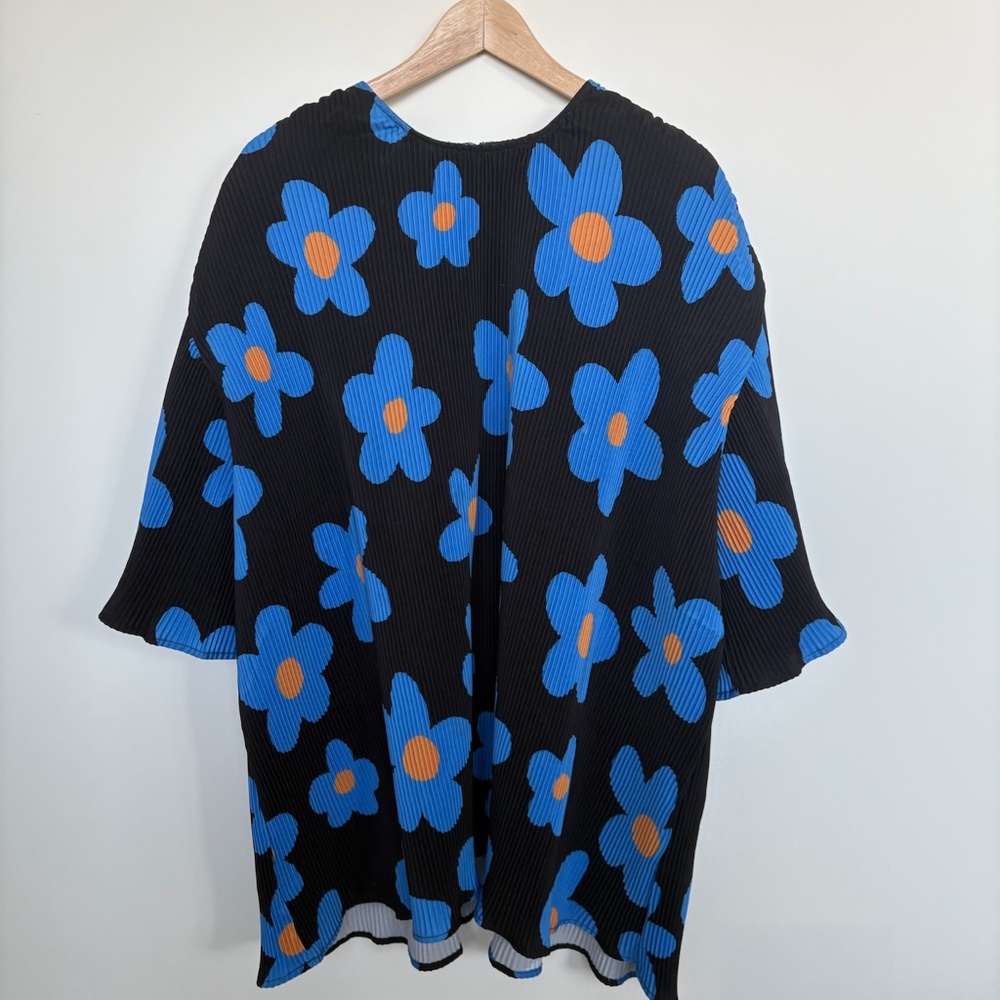 Arthur Apparel Pleated Flower Tee